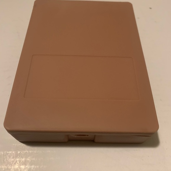 Compact Makeup Brush Set in Tan Case - Picture 5 of 6